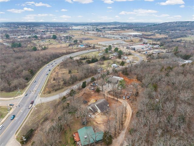 288 Eastport Lane, Springdale, AR 72764