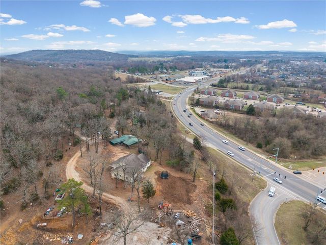 288 Eastport Lane, Springdale, AR 72764