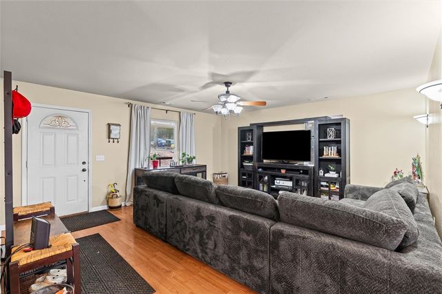 288 Eastport Lane, Springdale, AR 72764