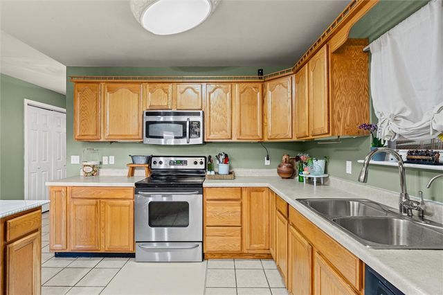 288 Eastport Lane, Springdale, AR 72764