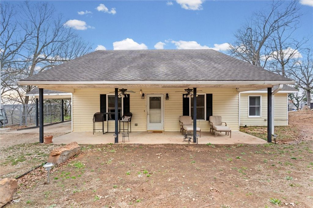 288 Eastport Lane, Springdale, AR 72764