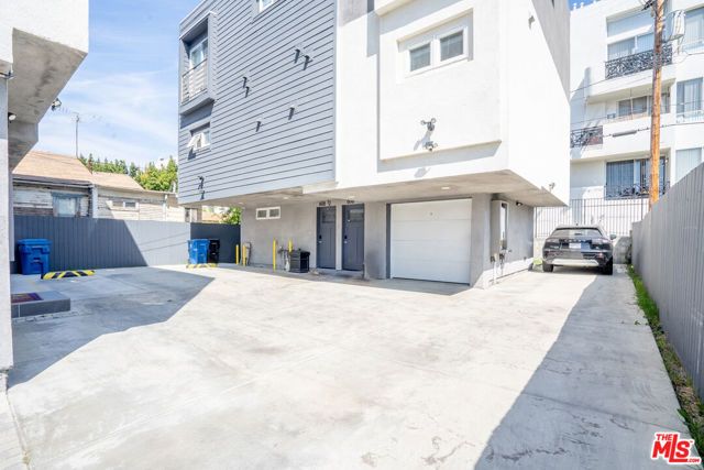 608 N Gramercy Place, Los Angeles, CA 90004