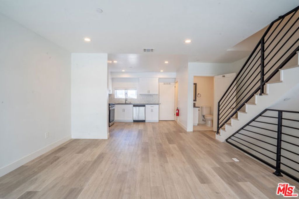 608 N Gramercy Place, Los Angeles, CA 90004