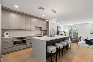 33 Calvert Street TH13, Harrison, NY 10528