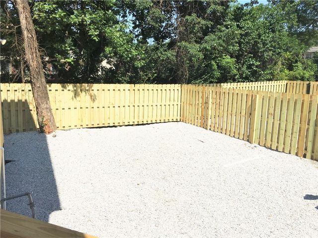 1690 W Neptune Street, Fayetteville, AR 72701