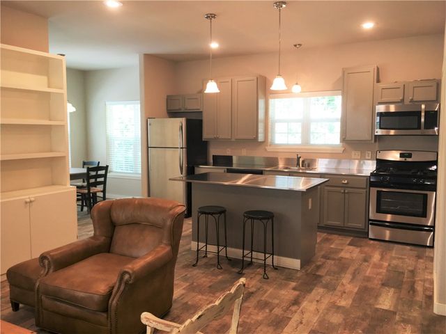 1690 W Neptune Street, Fayetteville, AR 72701