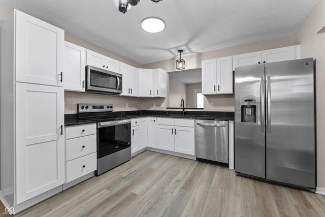 5839 Prairie Meadow Drive, Indianapolis, IN 46221