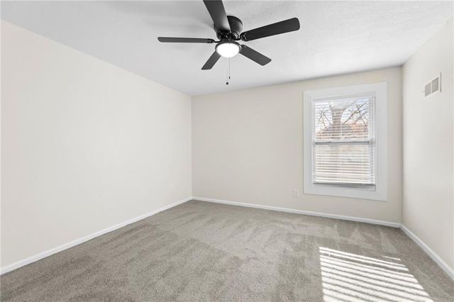 1421 E Stagecoach Drive, Olathe, KS 66062