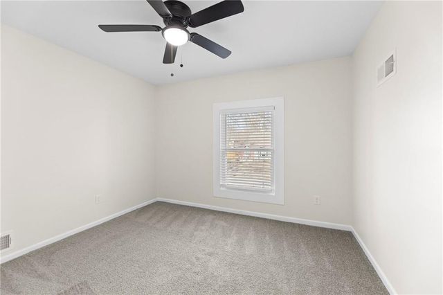 1421 E Stagecoach Drive, Olathe, KS 66062