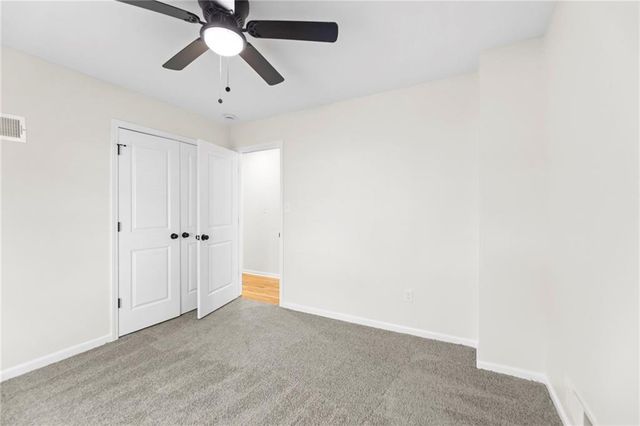 1421 E Stagecoach Drive, Olathe, KS 66062