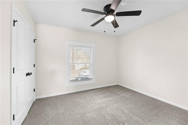 1421 E Stagecoach Drive, Olathe, KS 66062