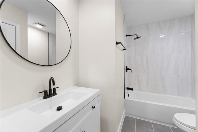 1421 E Stagecoach Drive, Olathe, KS 66062