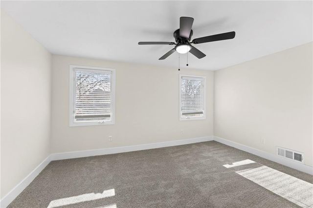 1421 E Stagecoach Drive, Olathe, KS 66062