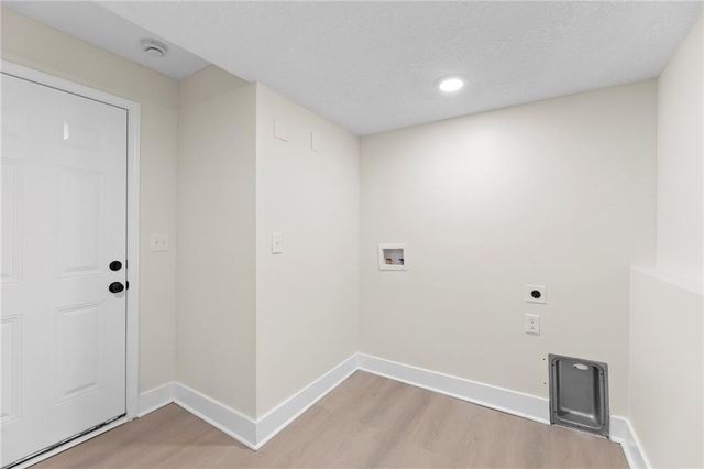 1421 E Stagecoach Drive, Olathe, KS 66062