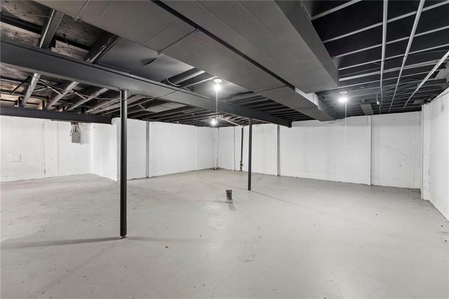 1421 E Stagecoach Drive, Olathe, KS 66062