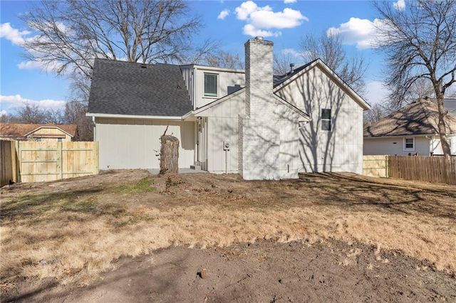 1421 E Stagecoach Drive, Olathe, KS 66062