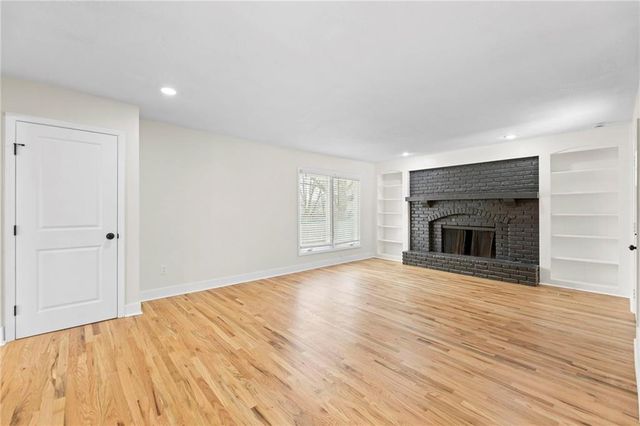 1421 E Stagecoach Drive, Olathe, KS 66062