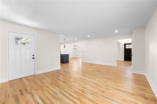 1421 E Stagecoach Drive, Olathe, KS 66062