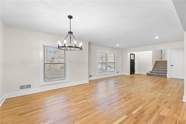 1421 E Stagecoach Drive, Olathe, KS 66062