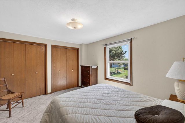 207 N Brookwood Drive, Mount Horeb, WI 53572