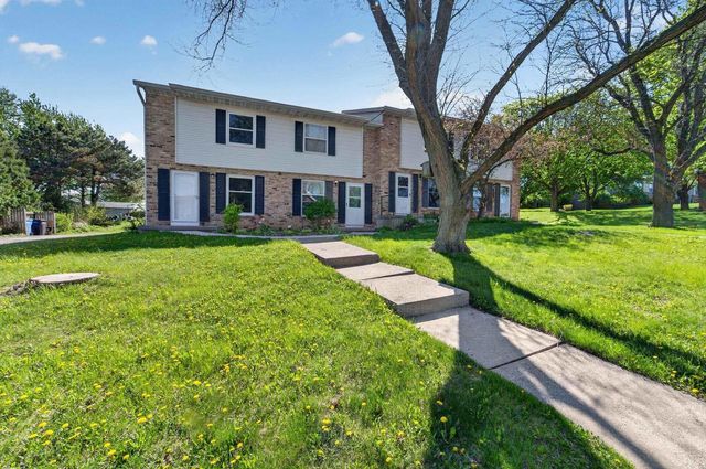 207 N Brookwood Drive, Mount Horeb, WI 53572