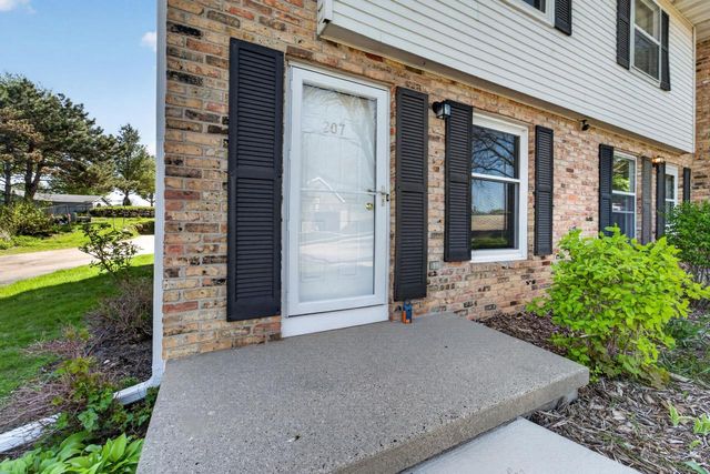207 N Brookwood Drive, Mount Horeb, WI 53572