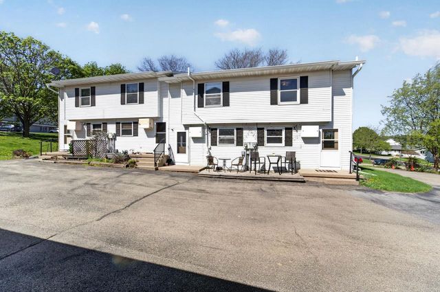 207 N Brookwood Drive, Mount Horeb, WI 53572