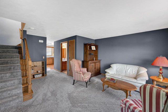 207 N Brookwood Drive, Mount Horeb, WI 53572