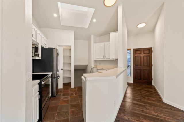 7366 Mission Trails Dr 104, Santee, CA 92071