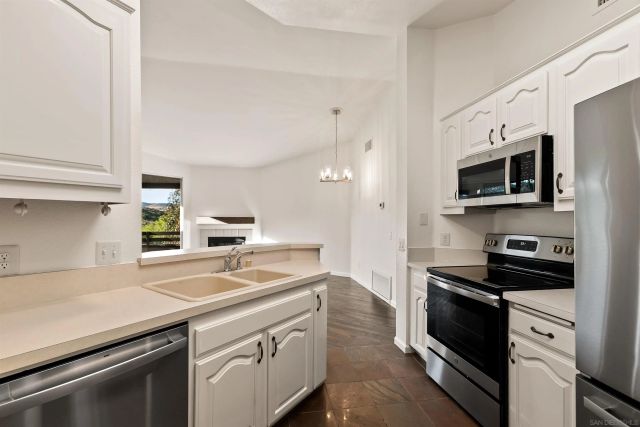 7366 Mission Trails Dr 104, Santee, CA 92071