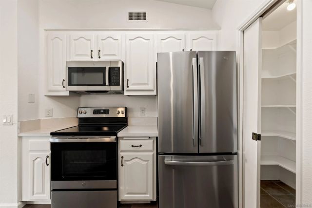 7366 Mission Trails Dr 104, Santee, CA 92071