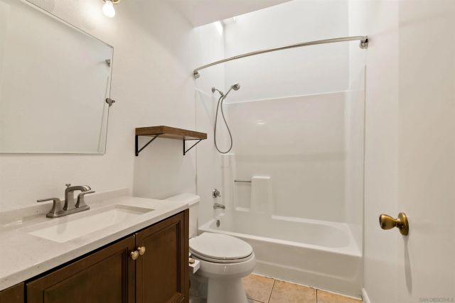 7366 Mission Trails Dr 104, Santee, CA 92071