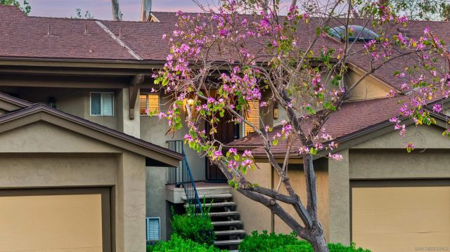 7366 Mission Trails Dr 104, Santee, CA 92071