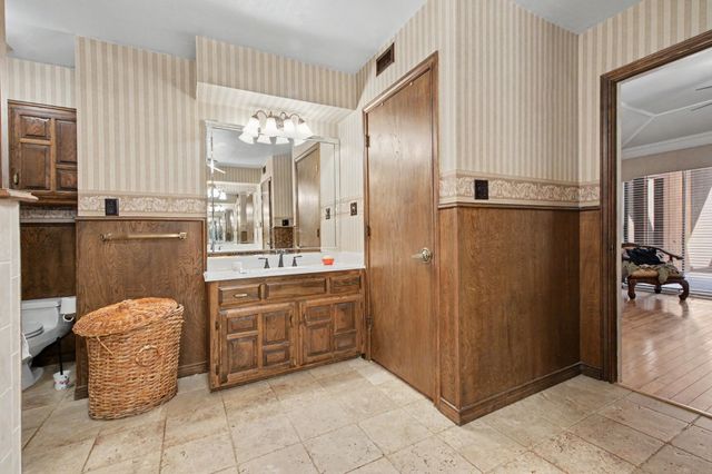 135 Creekside Drive, Double Oak, TX 75077