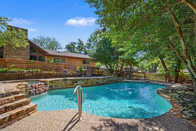 135 Creekside Drive, Double Oak, TX 75077
