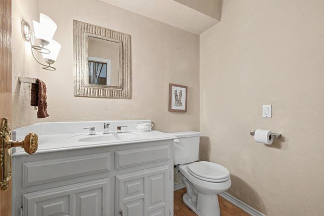135 Creekside Drive, Double Oak, TX 75077