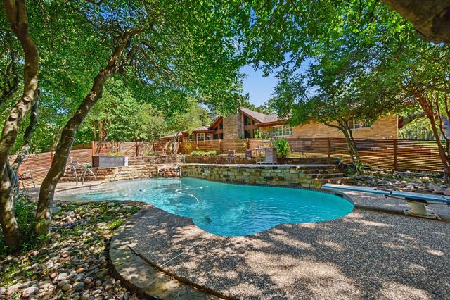 135 Creekside Drive, Double Oak, TX 75077