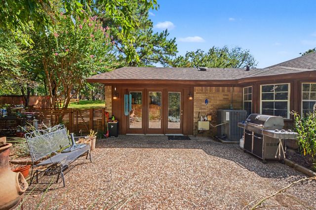 135 Creekside Drive, Double Oak, TX 75077