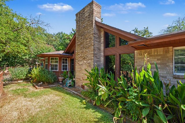 135 Creekside Drive, Double Oak, TX 75077