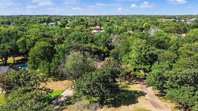 135 Creekside Drive, Double Oak, TX 75077