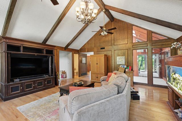 135 Creekside Drive, Double Oak, TX 75077