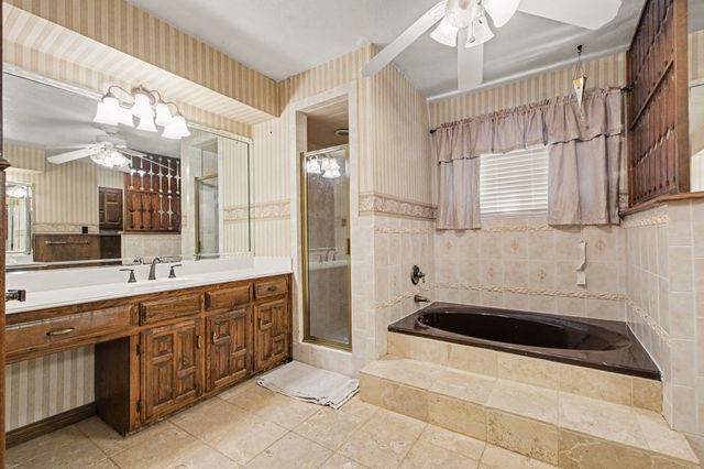 135 Creekside Drive, Double Oak, TX 75077
