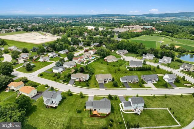 920 FRIAR RUN, Hanover, PA 17331