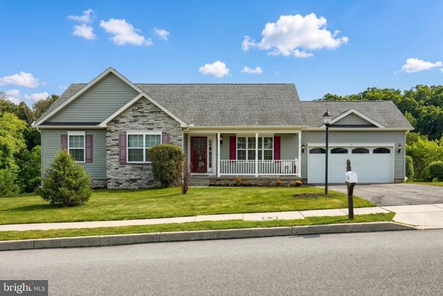 920 FRIAR RUN, Hanover, PA 17331
