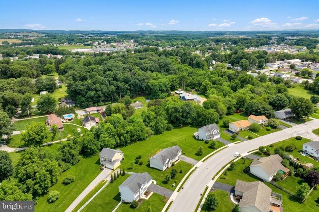 920 FRIAR RUN, Hanover, PA 17331