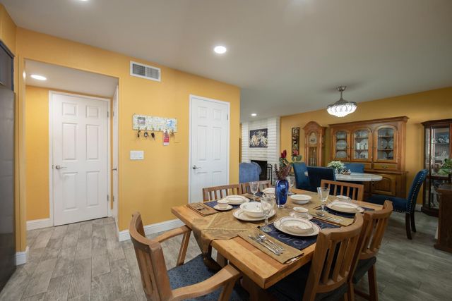 1915 W Santa Ana Avenue, Fresno, CA 93705