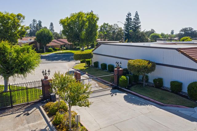 1915 W Santa Ana Avenue, Fresno, CA 93705