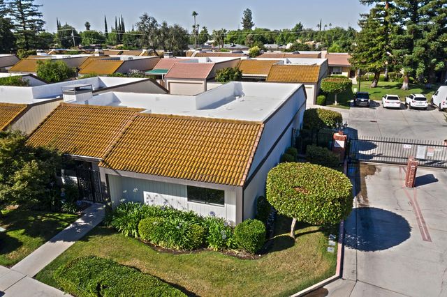 1915 W Santa Ana Avenue, Fresno, CA 93705