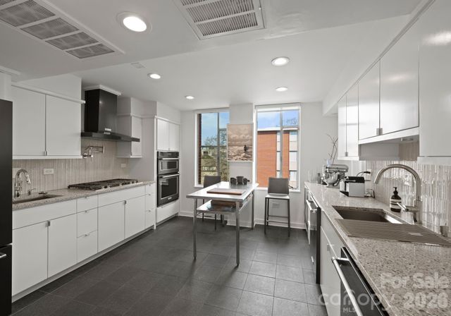 1300 Queens Road, Charlotte, NC 28207