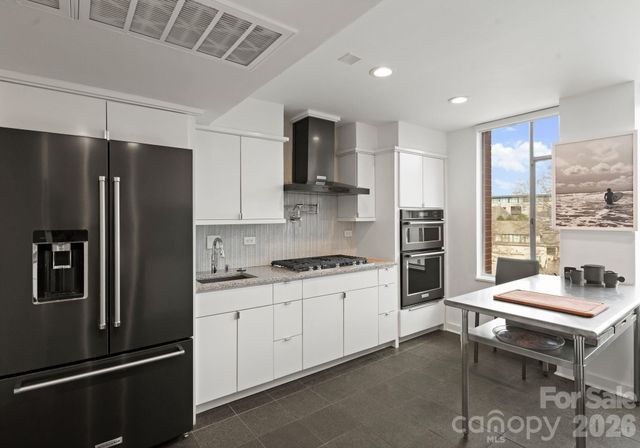 1300 Queens Road, Charlotte, NC 28207